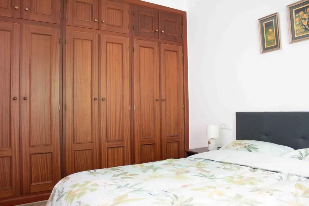 Dormitori de Casa adosada en venda en Vélez-Málaga amb Aire condicionat, Terrassa i Moblat