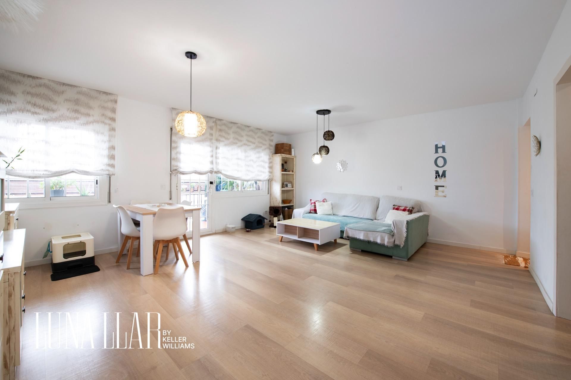 Living room of Flat for sale in Gavà  with Parquet flooring and Terrace