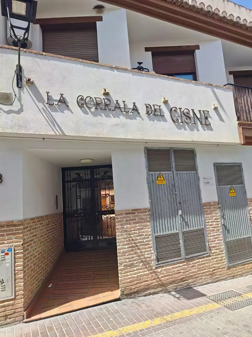 Außenansicht von Wohnung zum Verkauf in La Zubia mit Abstellraum und Balkon