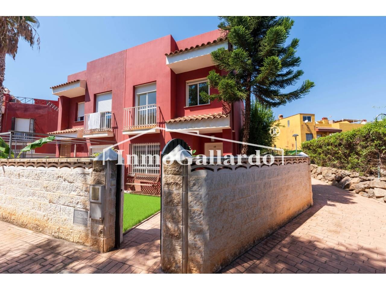 Exterior view of Single-family semi-detached for sale in Vélez-Málaga  with Air Conditioner, Private garden and Terrace