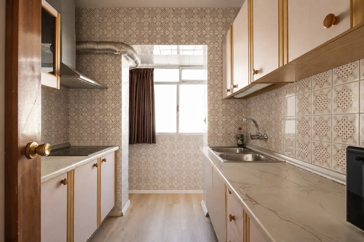 Cocina de Piso en venta en Granada con Parquet, Amueblado y Horno