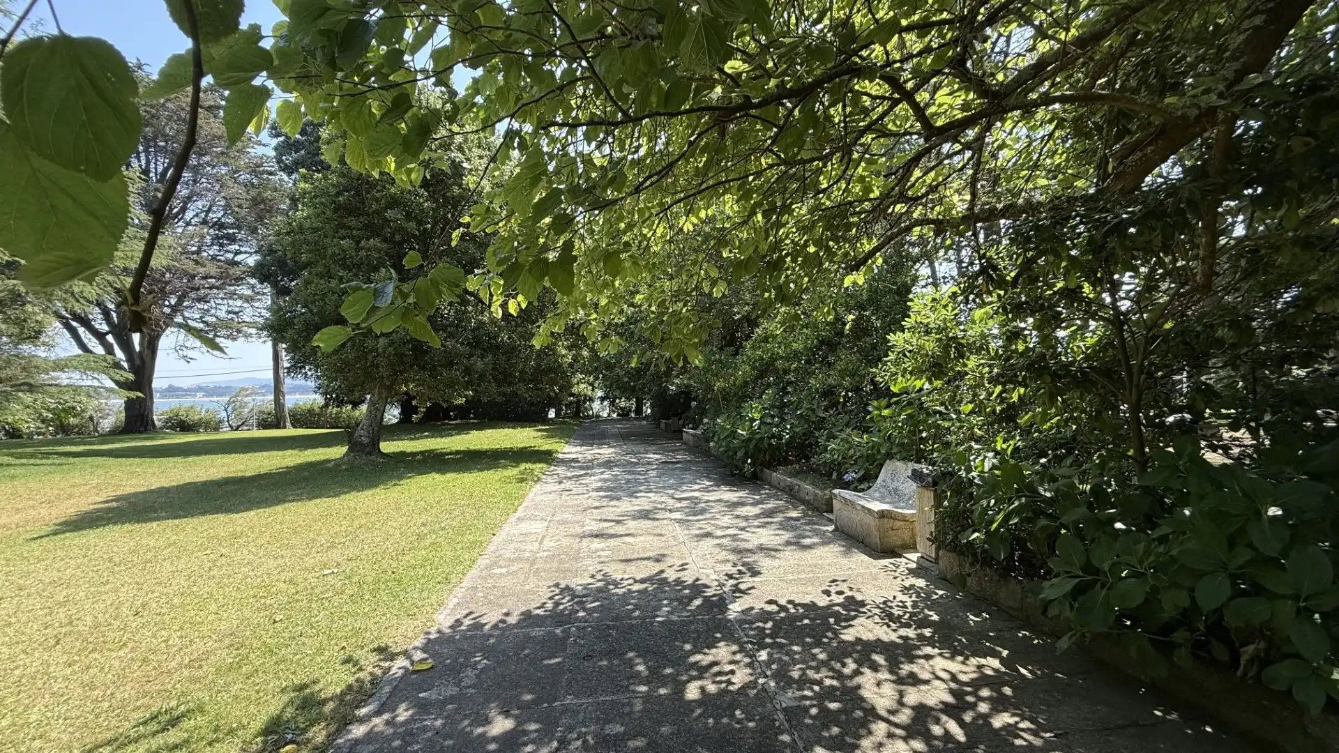 Vista exterior de Piso en venta en Vigo  con Calefacción, Jardín privado y Amueblado