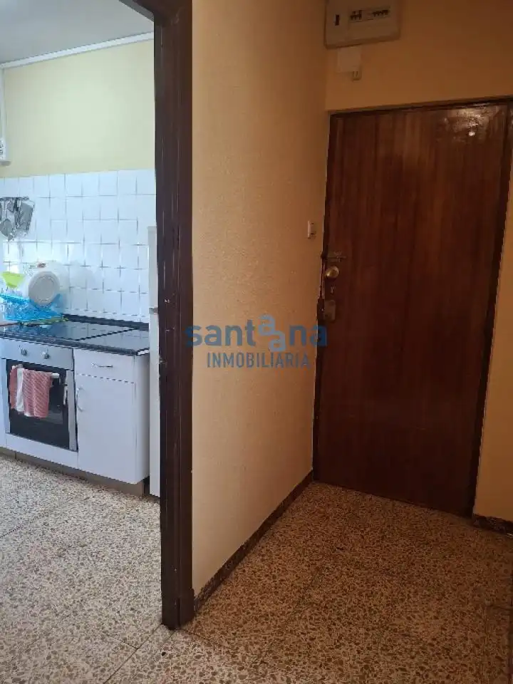 Bedroom of Apartments for sale in Villamañán  with Terrace and Furnished