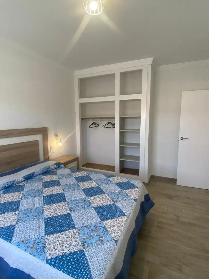 Dormitori de Casa o xalet de lloguer en Mont-roig del Camp amb Aire condicionat, Calefacció i Jardí privat