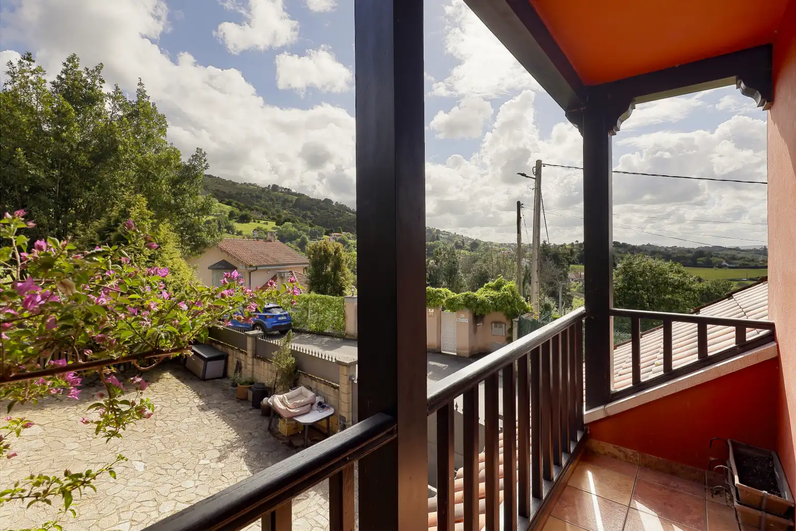 Terrassa de Casa o xalet en venda en Gijón  amb Calefacció, Jardí privat i Parquet