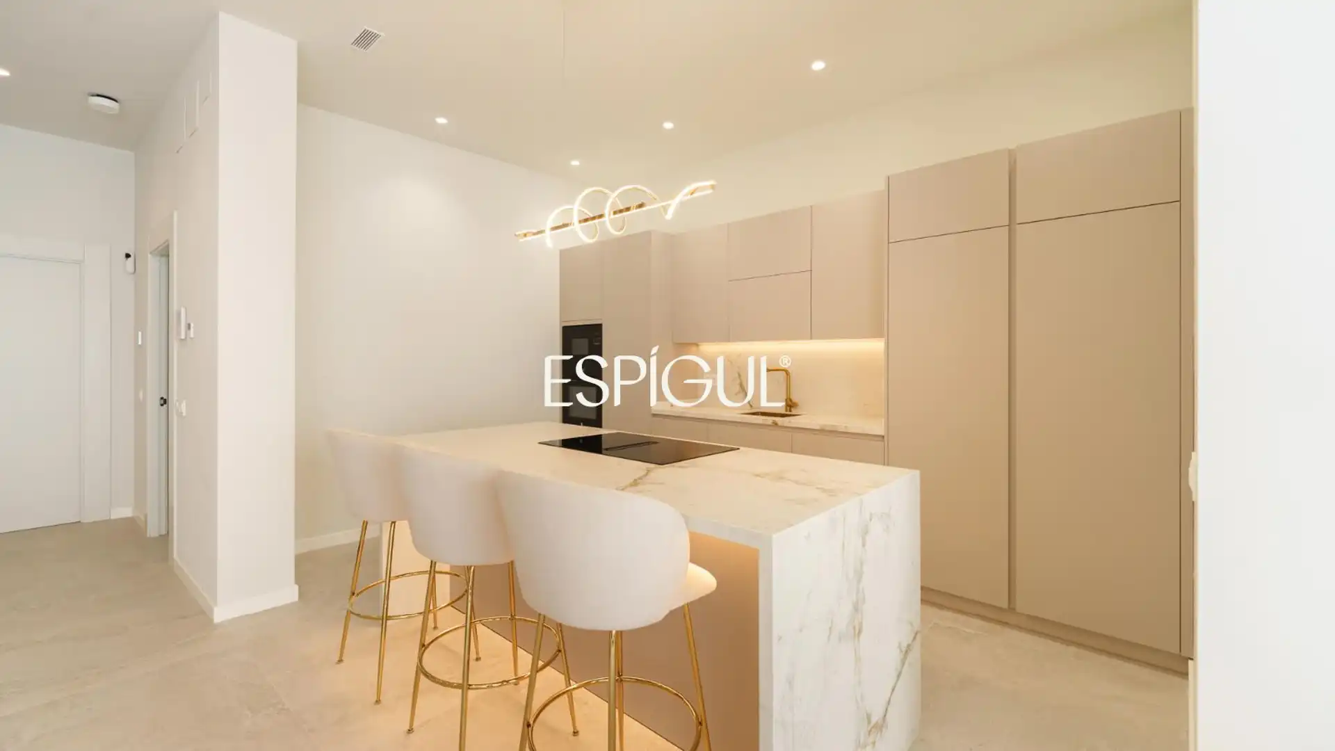 Küche von Einfamilien-Reihenhaus zum Verkauf in Calella mit Klimaanlage, Heizung und Parkett