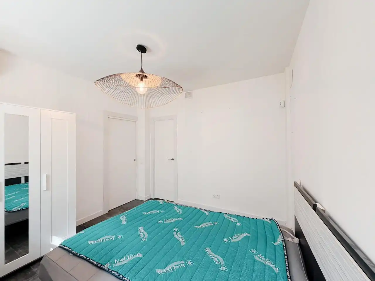 Habitación de Planta baja en venta en Madrid