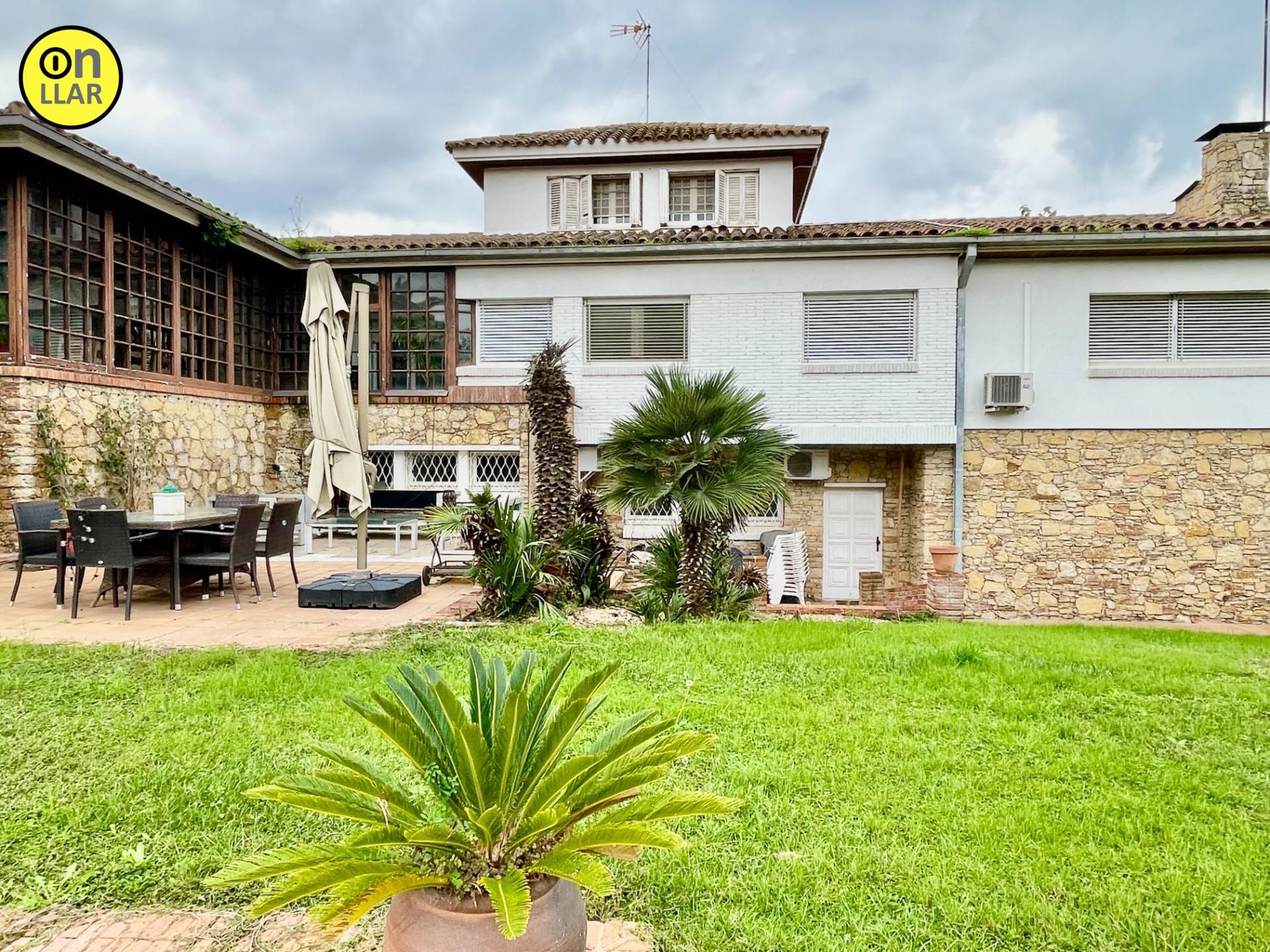 Exterior view of House or chalet for sale in L'Ametlla del Vallès  with Air Conditioner, Heating and Private garden