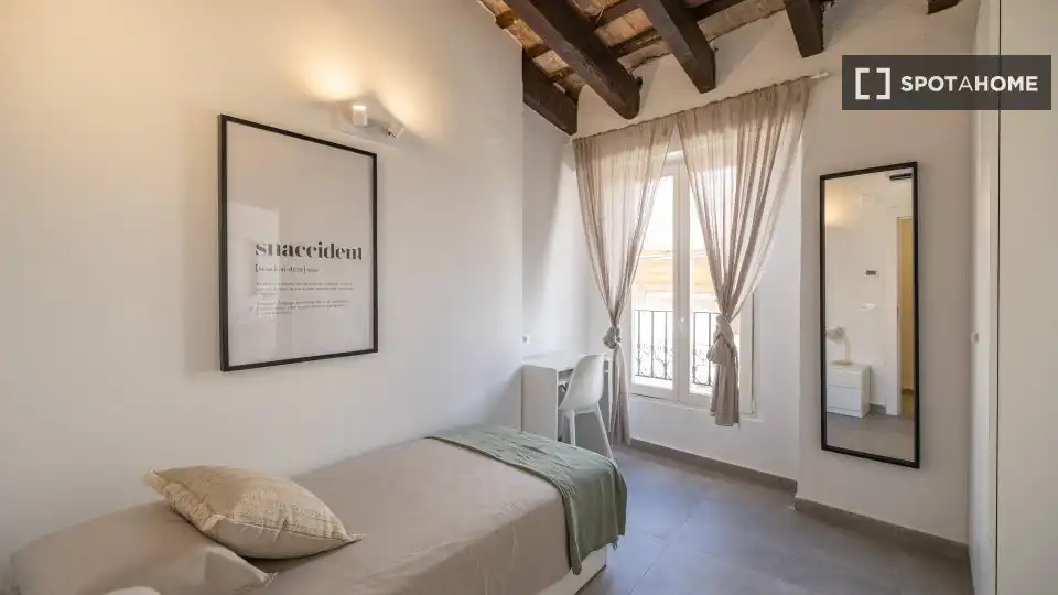 Room in Valencia, Valencia