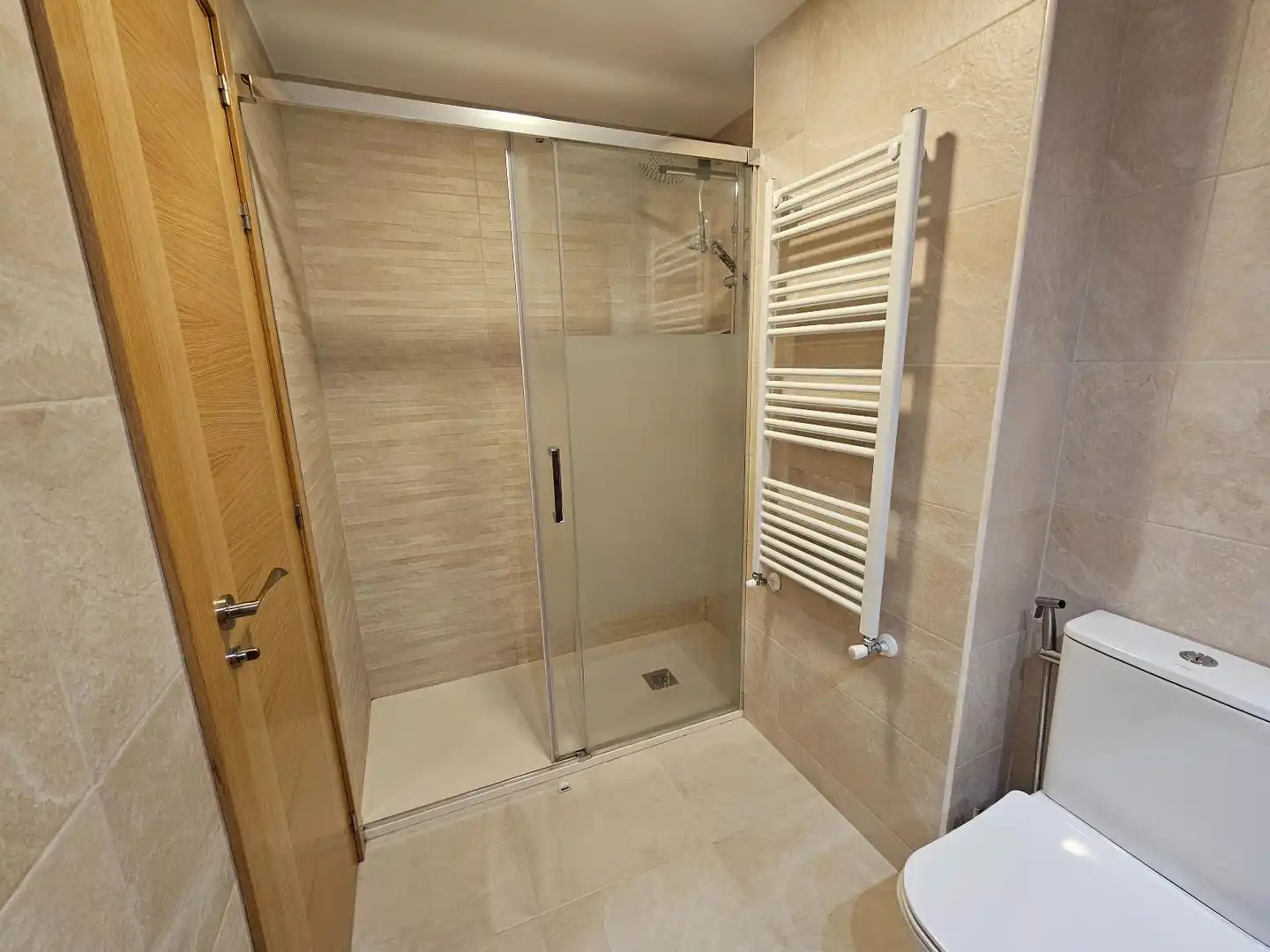 Bathroom of Flat for sale in Villanueva de la Cañada  with Air Conditioner and Heating