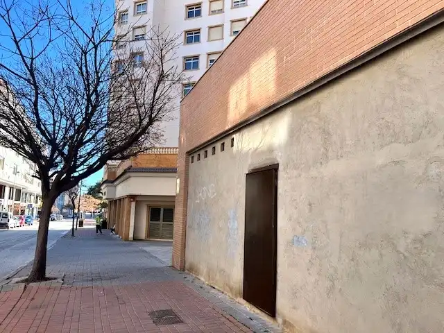 Locale commerciale in vendita a Joan Baptista Basset i Ramos, 7, imagen 2