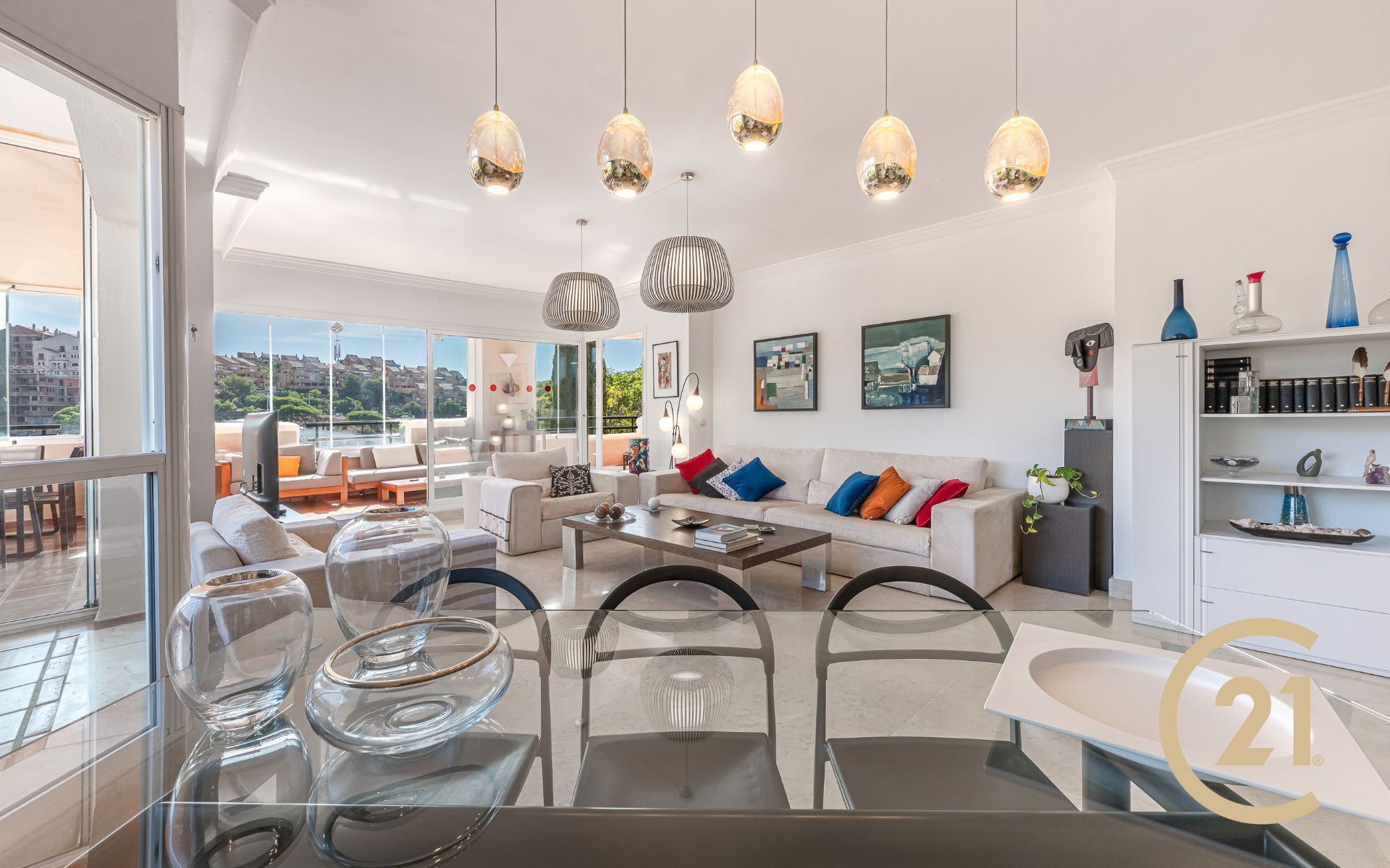 Sala d'estar de Apartament en venda en Marbella amb Calefacció, Terrassa i Traster