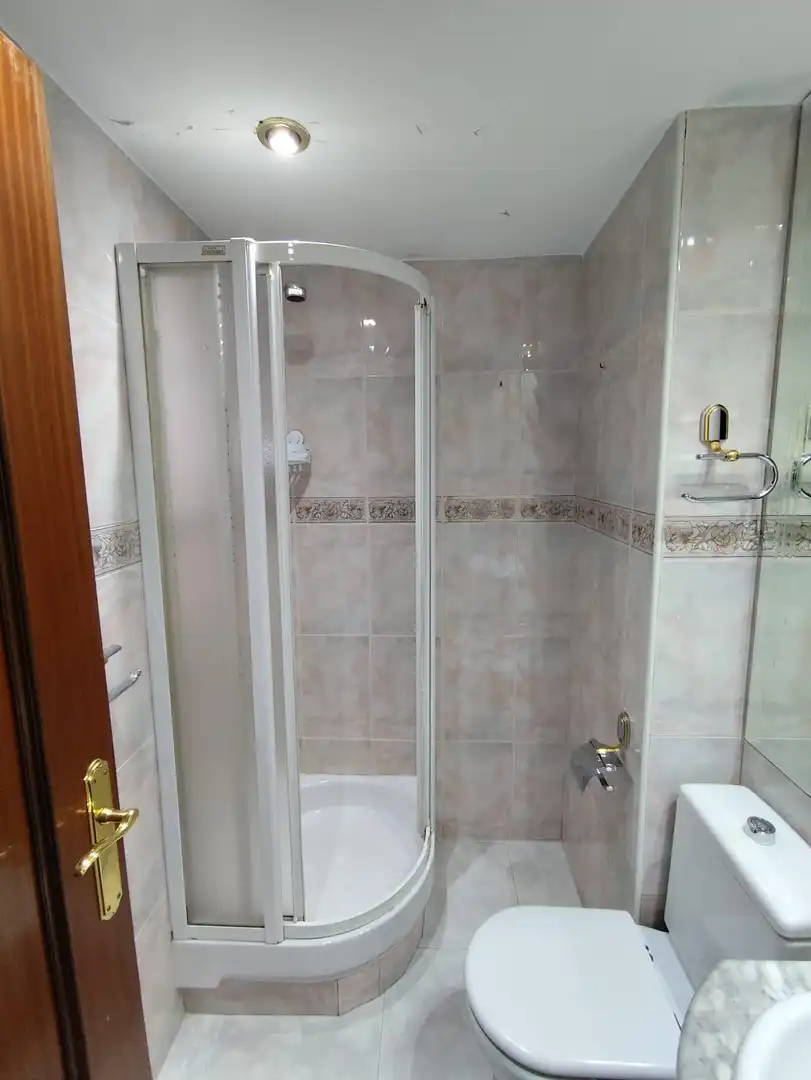 Bathroom of Flat for share in Leganés  with Heating, Parquet flooring and Terrace