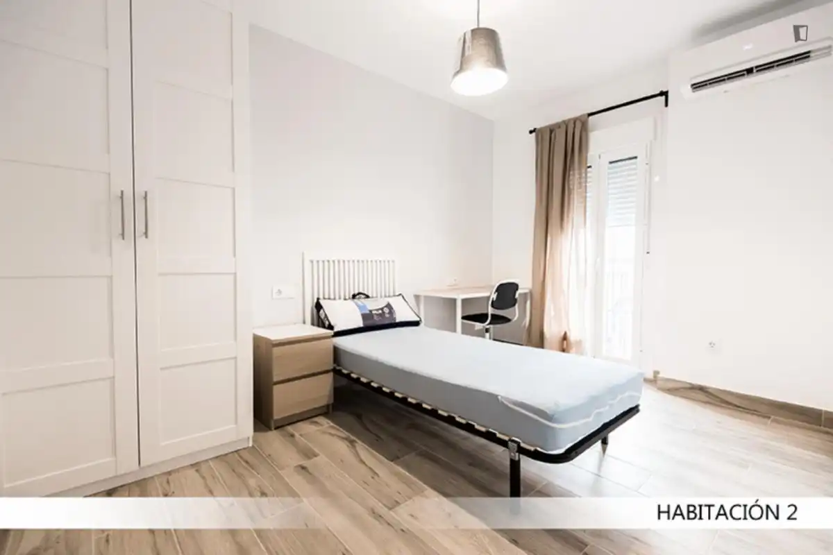 Habitación en Doctor Barraquer - G. Renfe - Policlínico