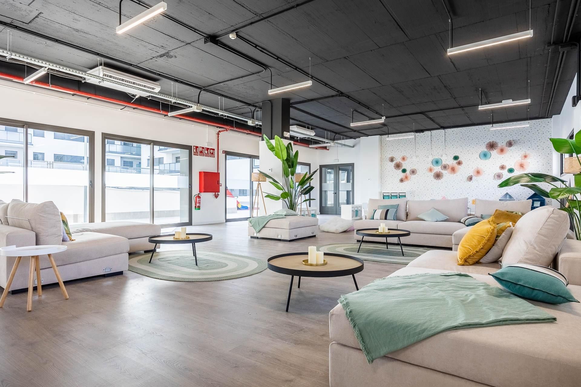 Sala d'estar de Àtic en venda en  Sevilla Capital amb Aire condicionat, Calefacció i Jardí privat