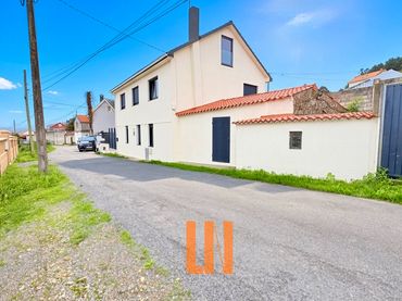 Casa con giardino in vendita a Razo Costa 68