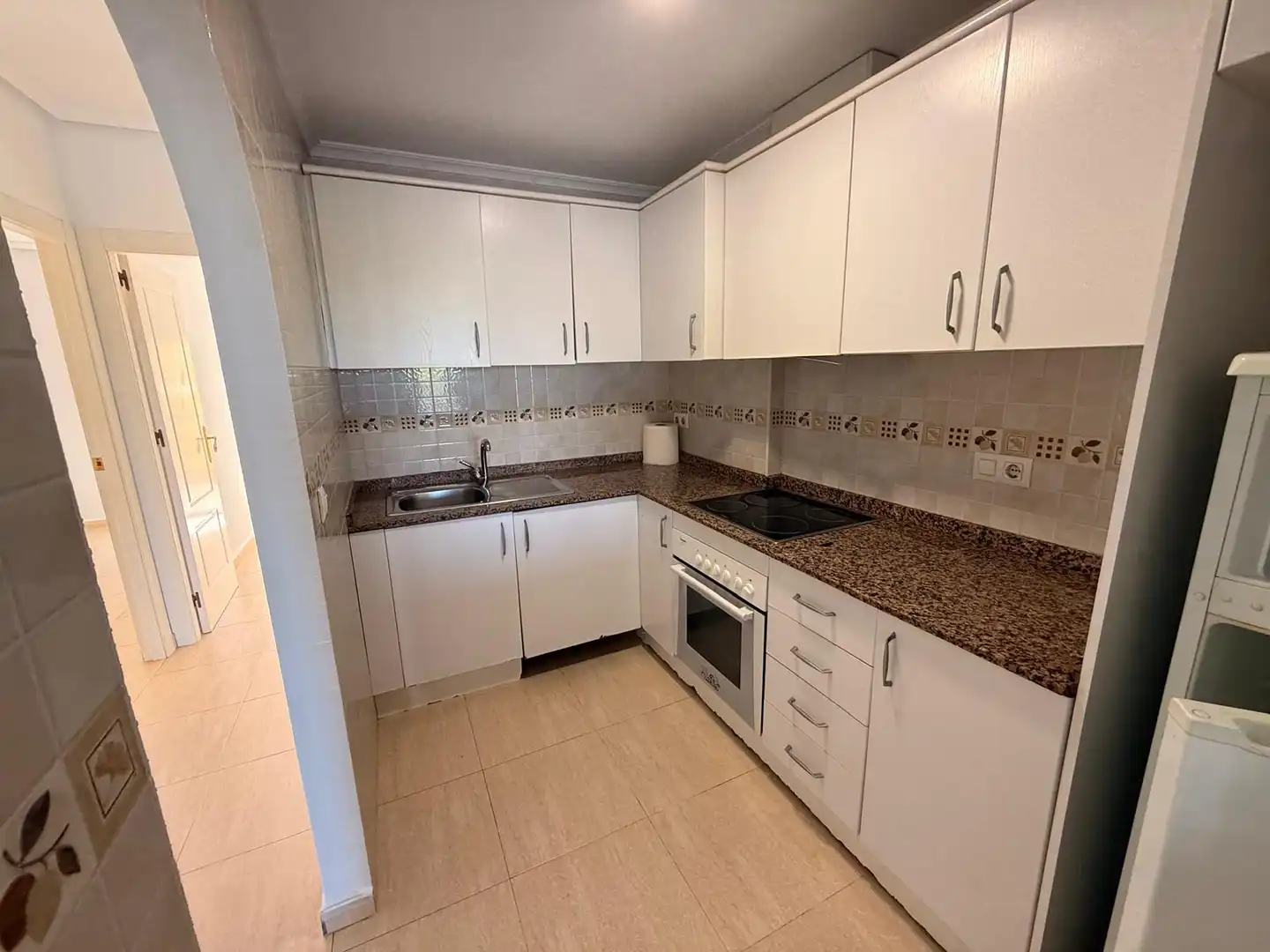 Cocina de Apartamento en venta en Daya Nueva con Terraza, Balcón y Piscina comunitaria