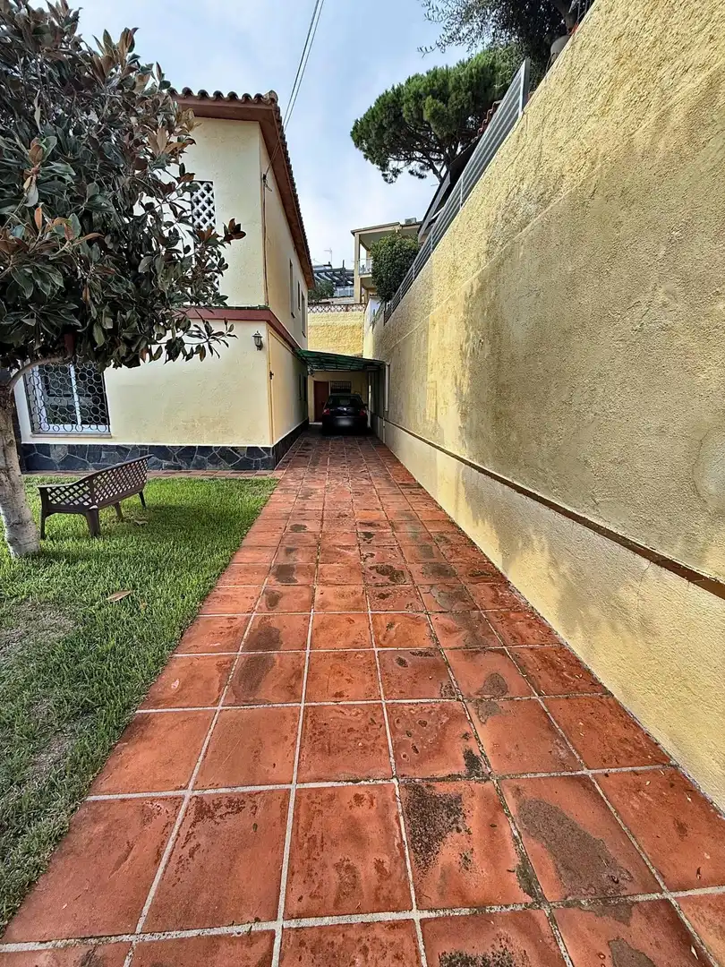 Vista exterior de Casa o chalet en venta en Premià de Dalt, Barcelona