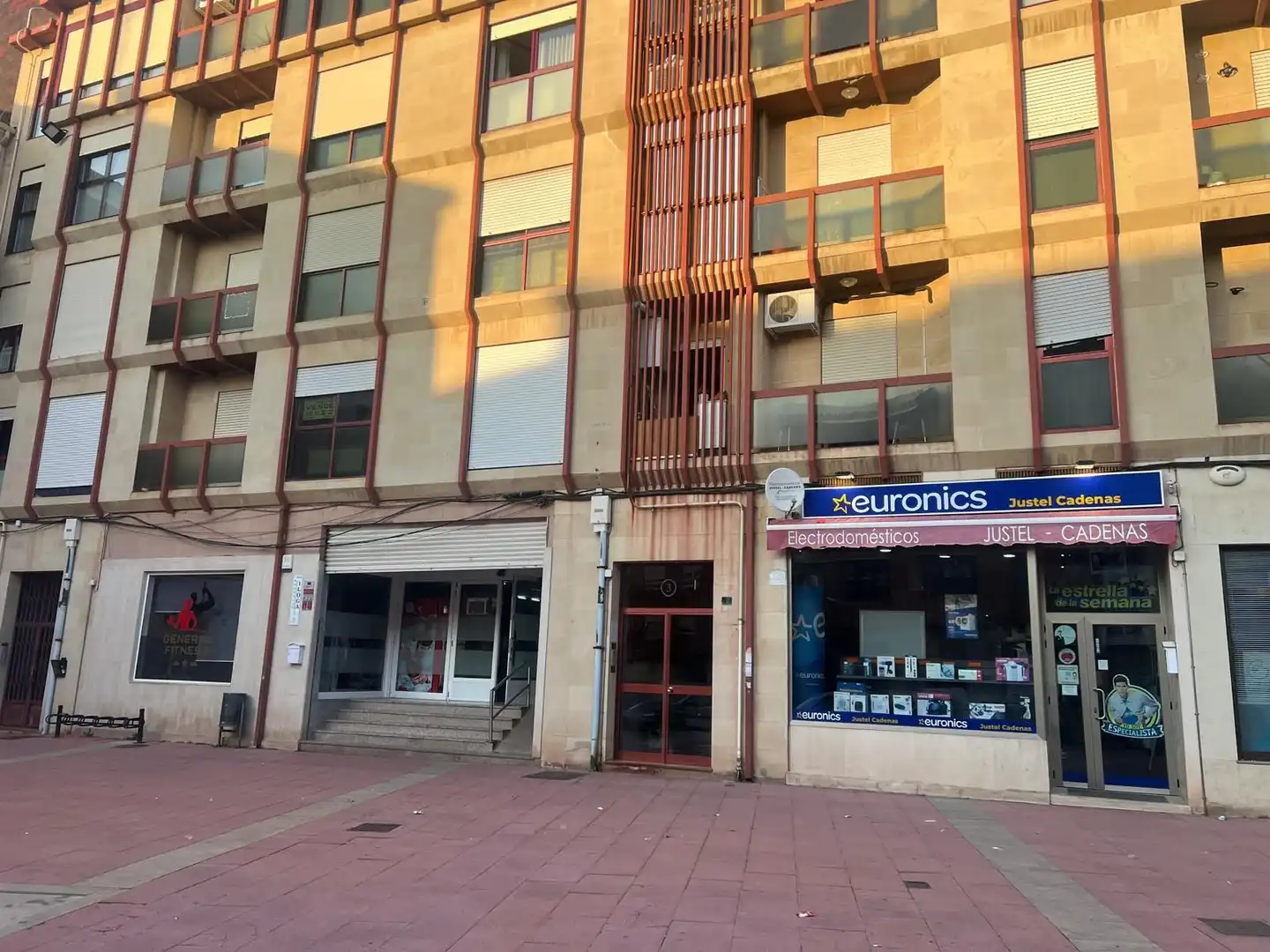Außenansicht von Wohnung zum Verkauf in Benavente mit Heizung, Terrasse und Abstellraum