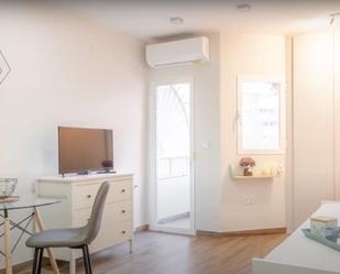 Dormitori de Apartament en venda en  Granada Capital amb Aire condicionat, Terrassa i Balcó