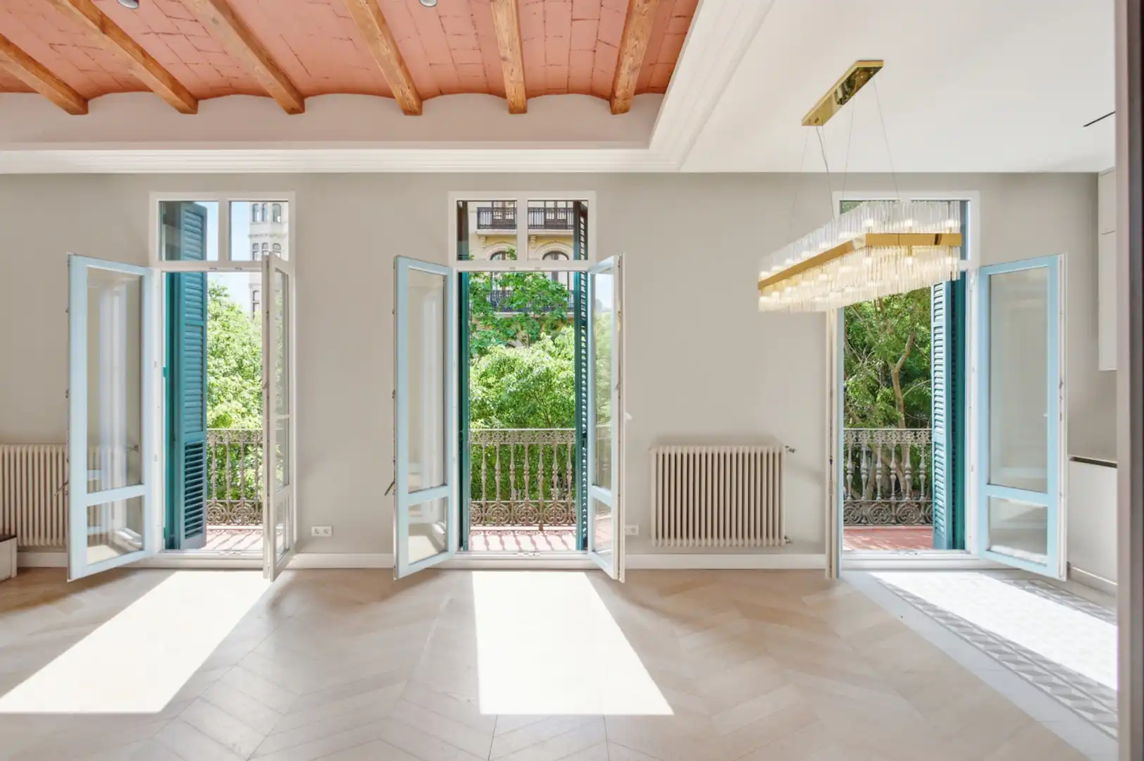 Piso con terraza en venta en Carrer de València