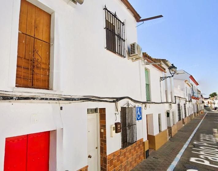 Vista exterior de Casa o xalet en venda en Alcolea del Río amb Terrassa