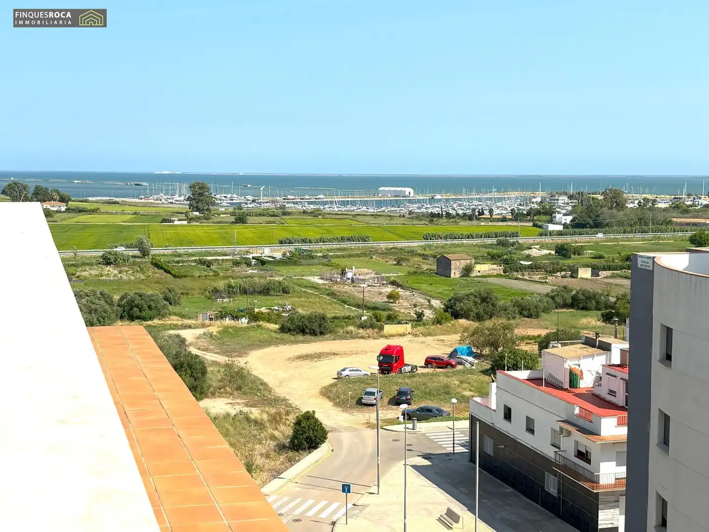 Vista exterior de Dúplex en venda en La Ràpita amb Aire condicionat, Terrassa i Piscina