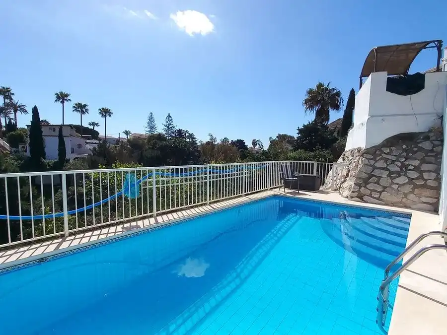 Casa con piscina en venta en santander 33