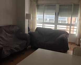 Living room of Flat to rent in  Granada Capital  with Furnished, Washing machine and Microwave