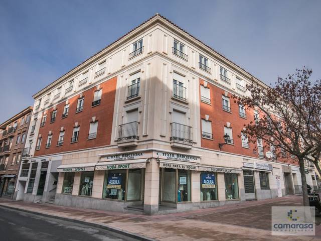 Local comercial en Alquiler en Calle Doctor Jesus Galan, 50 en Sur