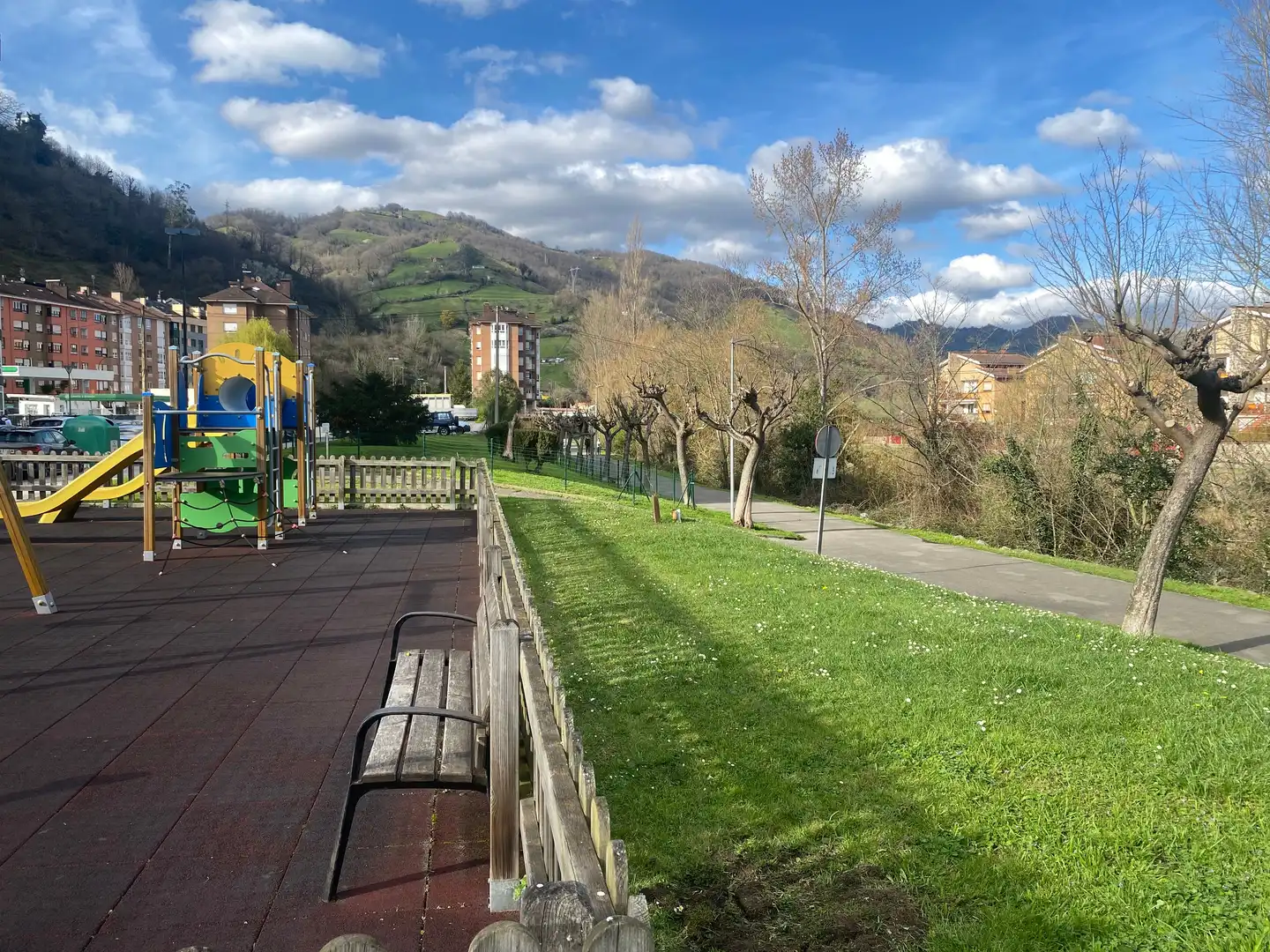 Exterior view of Flat for sale in Lena  with Balcony