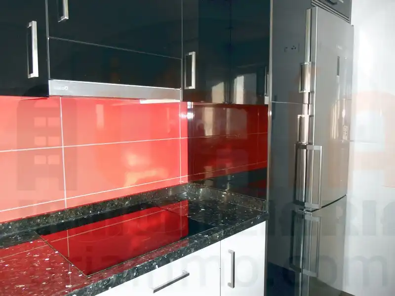 Cuina de Pis en venda en Oviedo  amb Calefacció, Forn i Microones