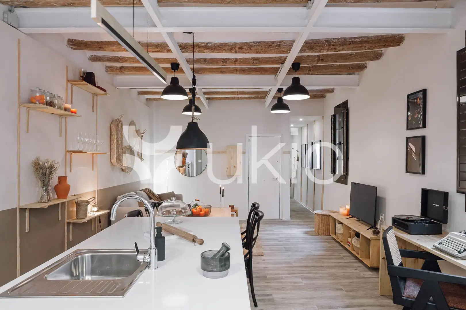 Cuina de Apartament de lloguer en Barcelona amb Aire condicionat, Moblat i Rentadora