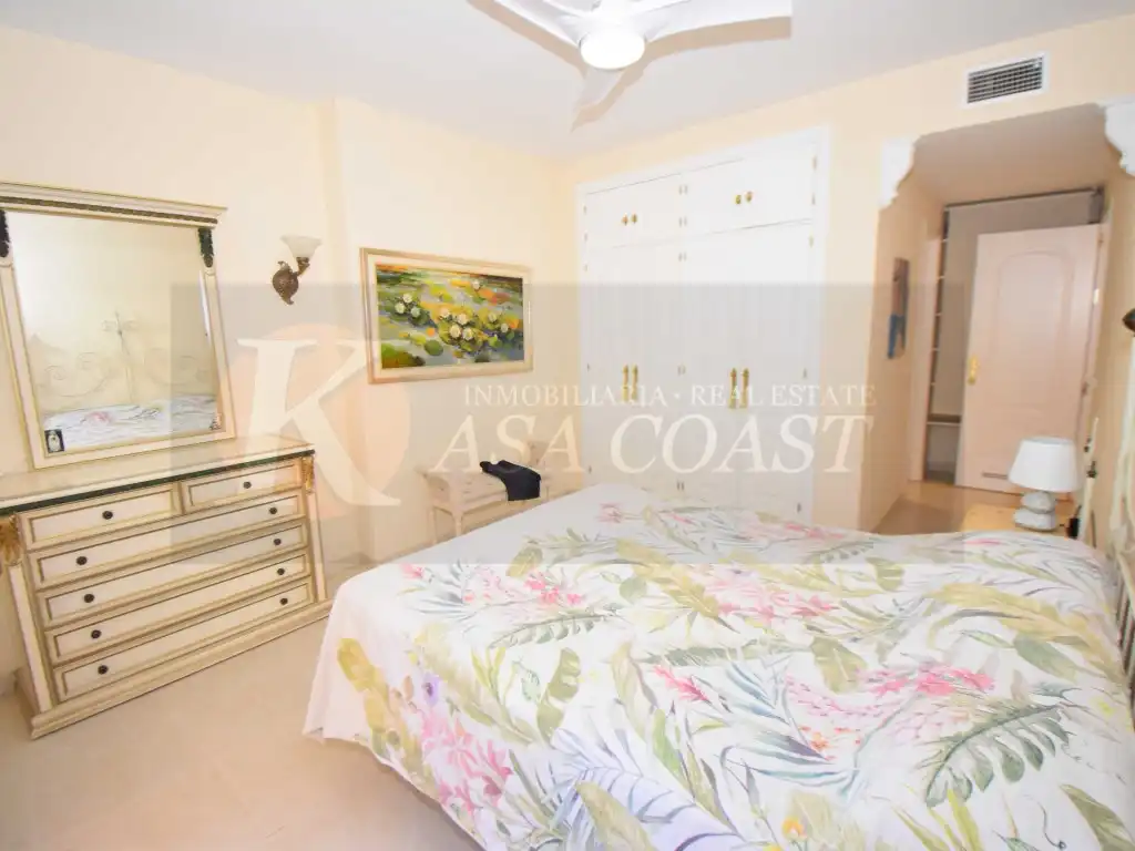 Bedroom of Flat for sale in Fuengirola  with Air Conditioner, Private garden and Terrace