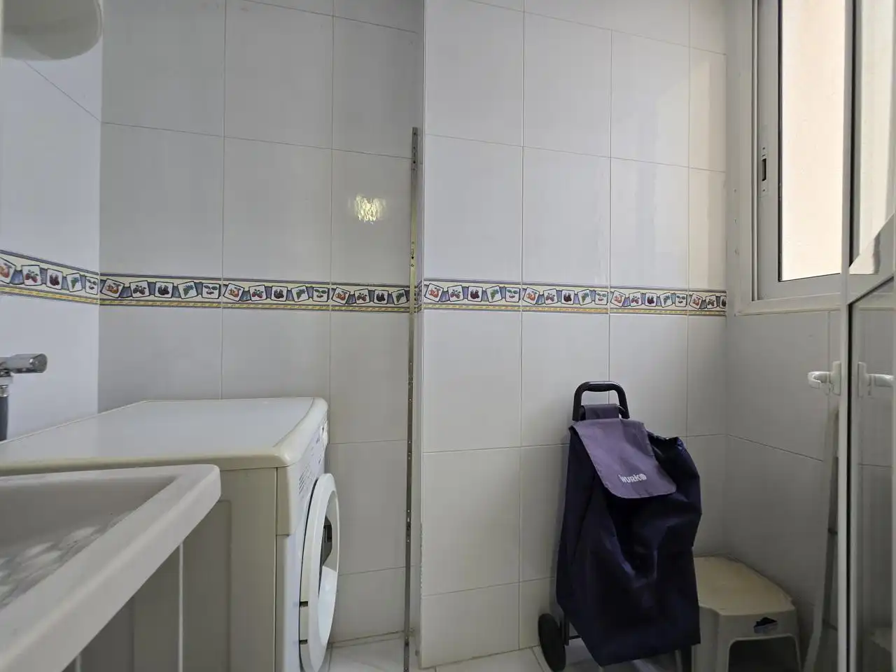Baño de Piso en venta en Benidorm con Aire acondicionado, Terraza y Piscina