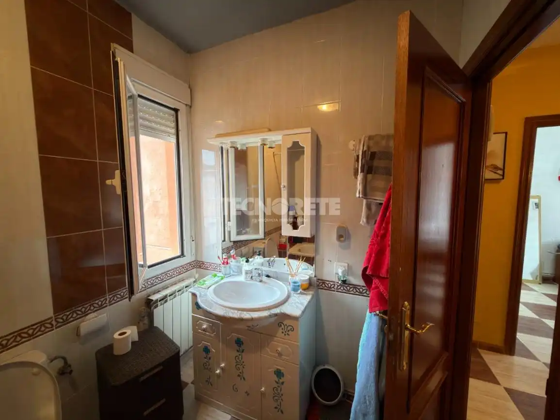 Bathroom of Detached homes for sale in Dosbarrios, Toledo