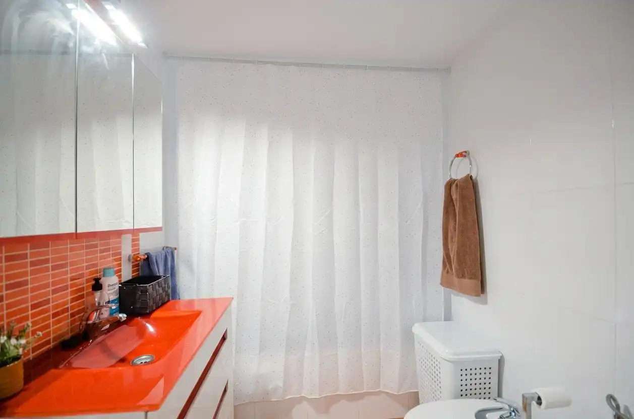 Bathroom of Flat for sale in Vícar  with Community pool