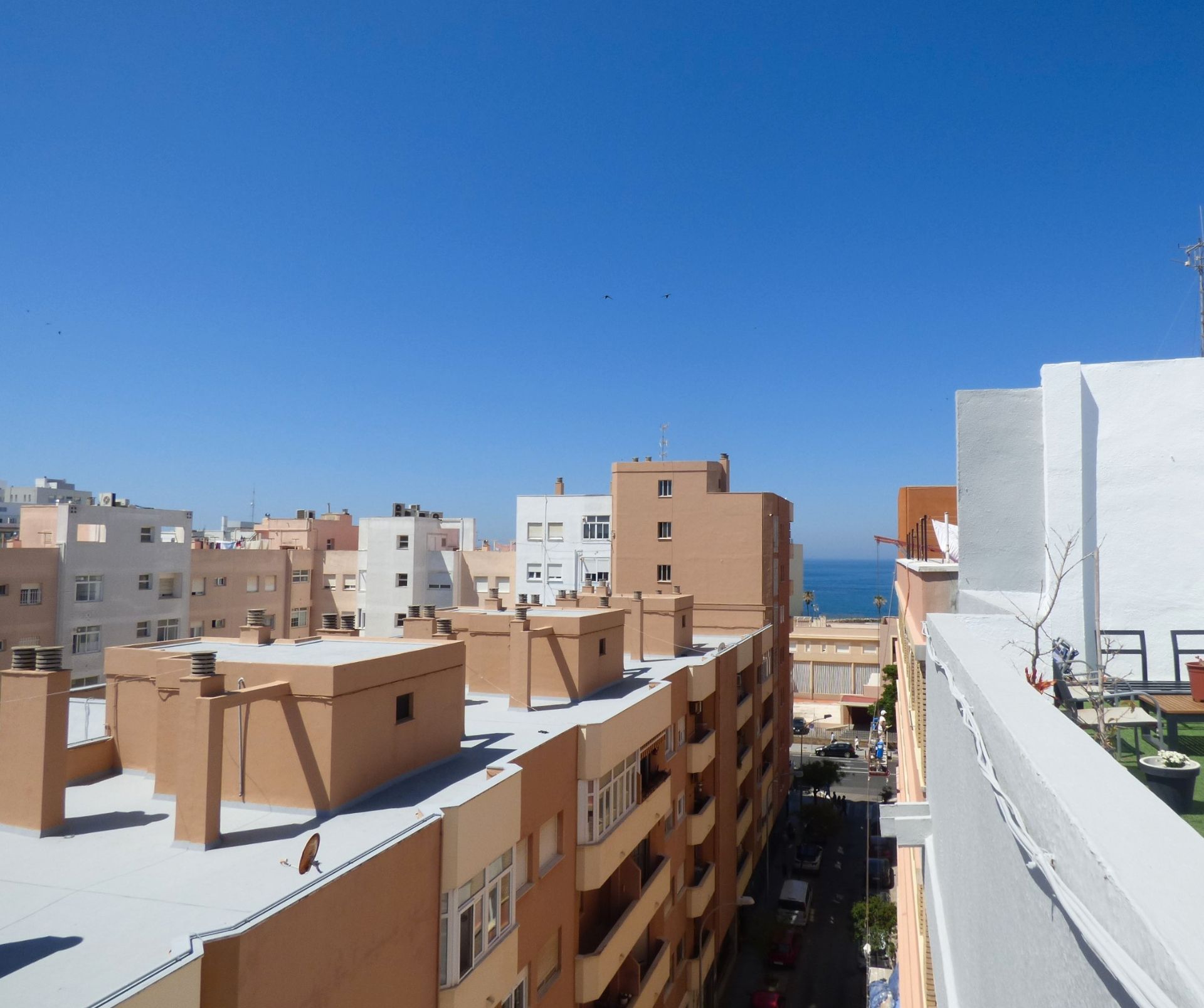 Vista exterior de Àtic en venda en  Cádiz Capital amb Terrassa
