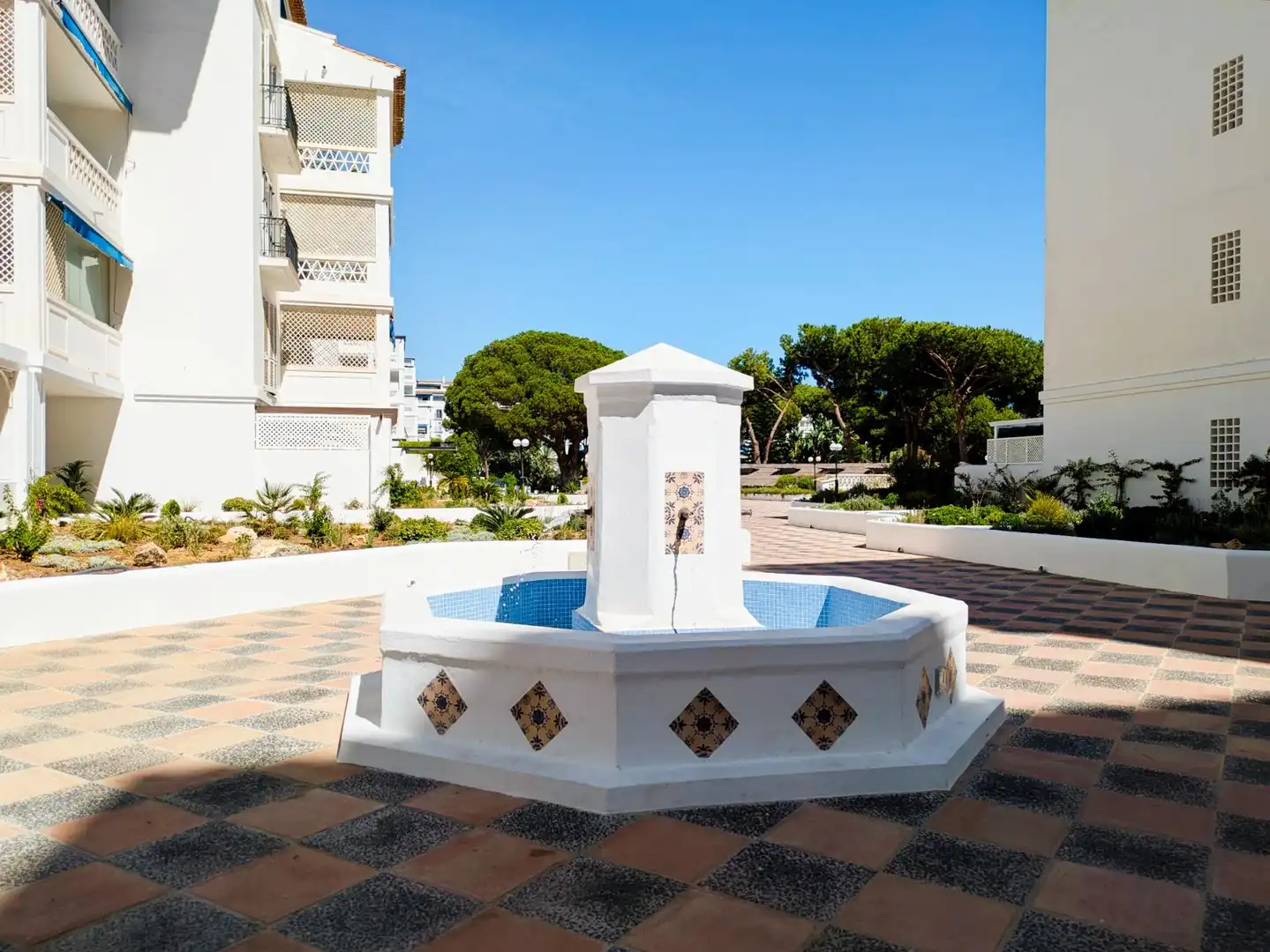 Exterior view of Flat for sale in Marbella  with Air Conditioner, Heating and Private garden