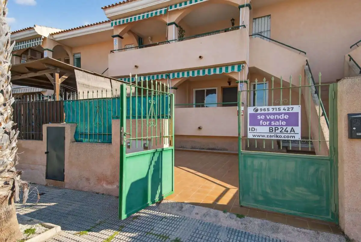Casa con jardín en venta en Lo Pagán