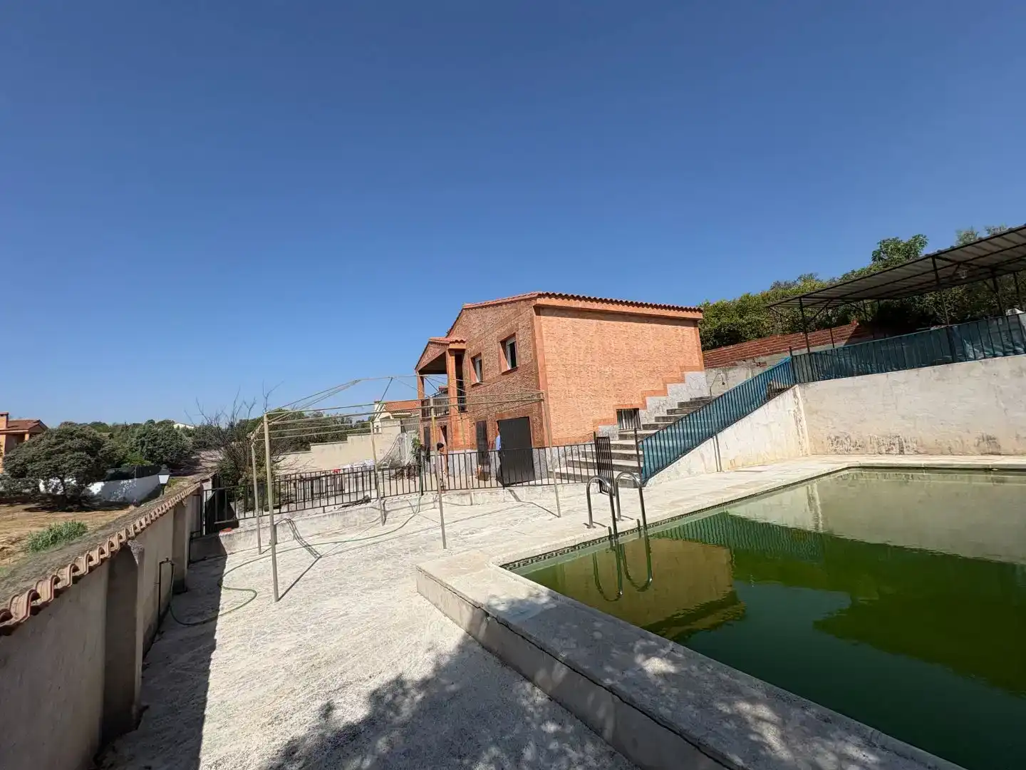 Piscina de Pis en venda en Cardiel de los Montes amb Aire condicionat, Jardí privat i Piscina