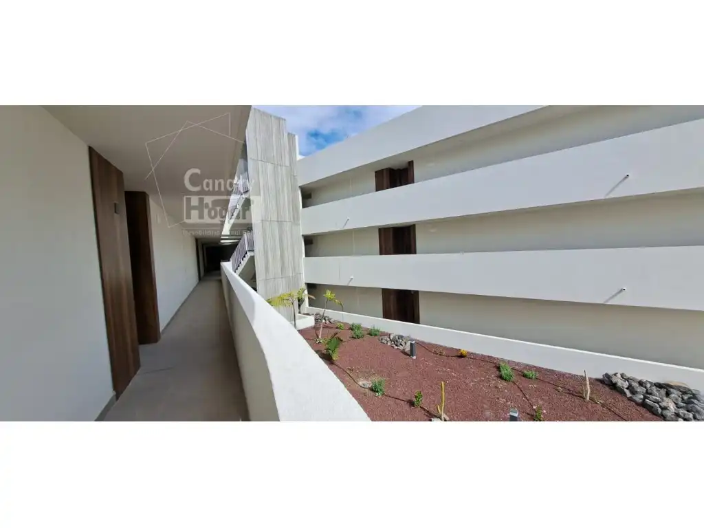 Vista exterior de Apartament en venda en Adeje amb Calefacció i Piscina comunitària