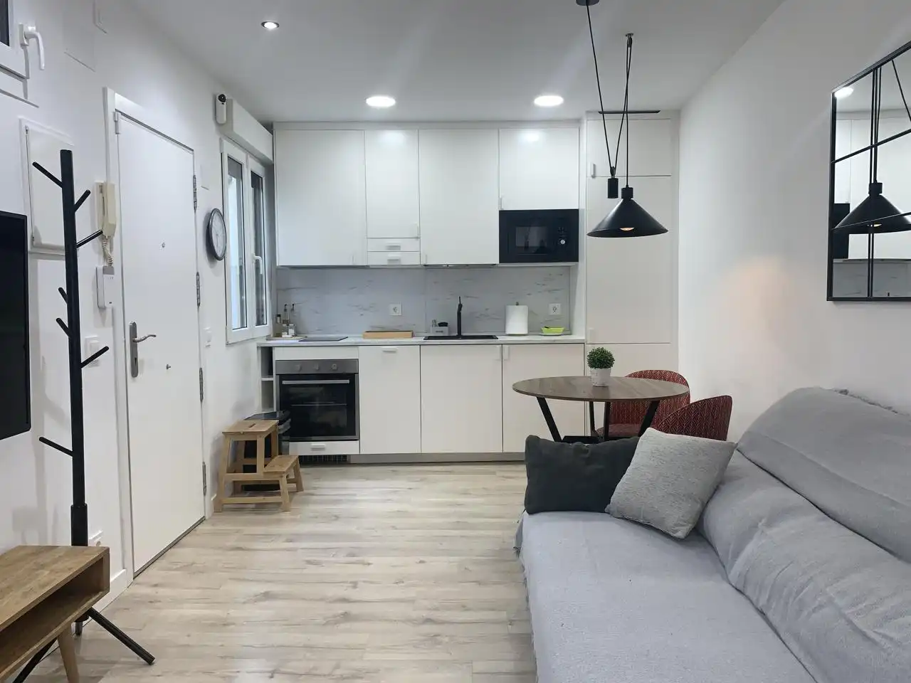 Kitchen of Flat for rent in Madrid  with Air Conditioner and Furnished