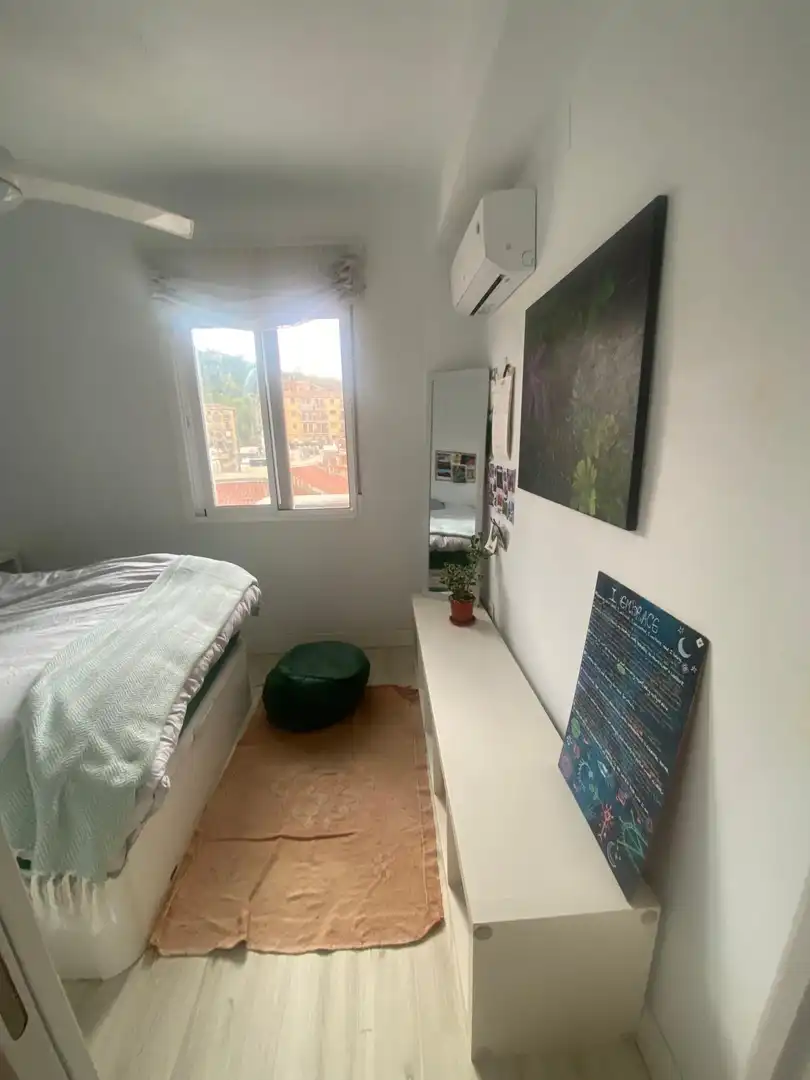 Habitación de Piso de alquiler en Málaga con Aire acondicionado, Amueblado y Balcón