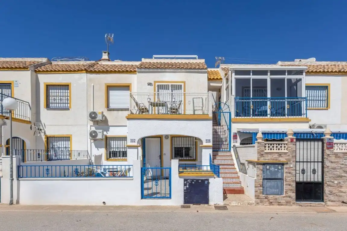 Vista exterior de Apartament en venda en Nueva Torrevieja - Aguas Nuevas