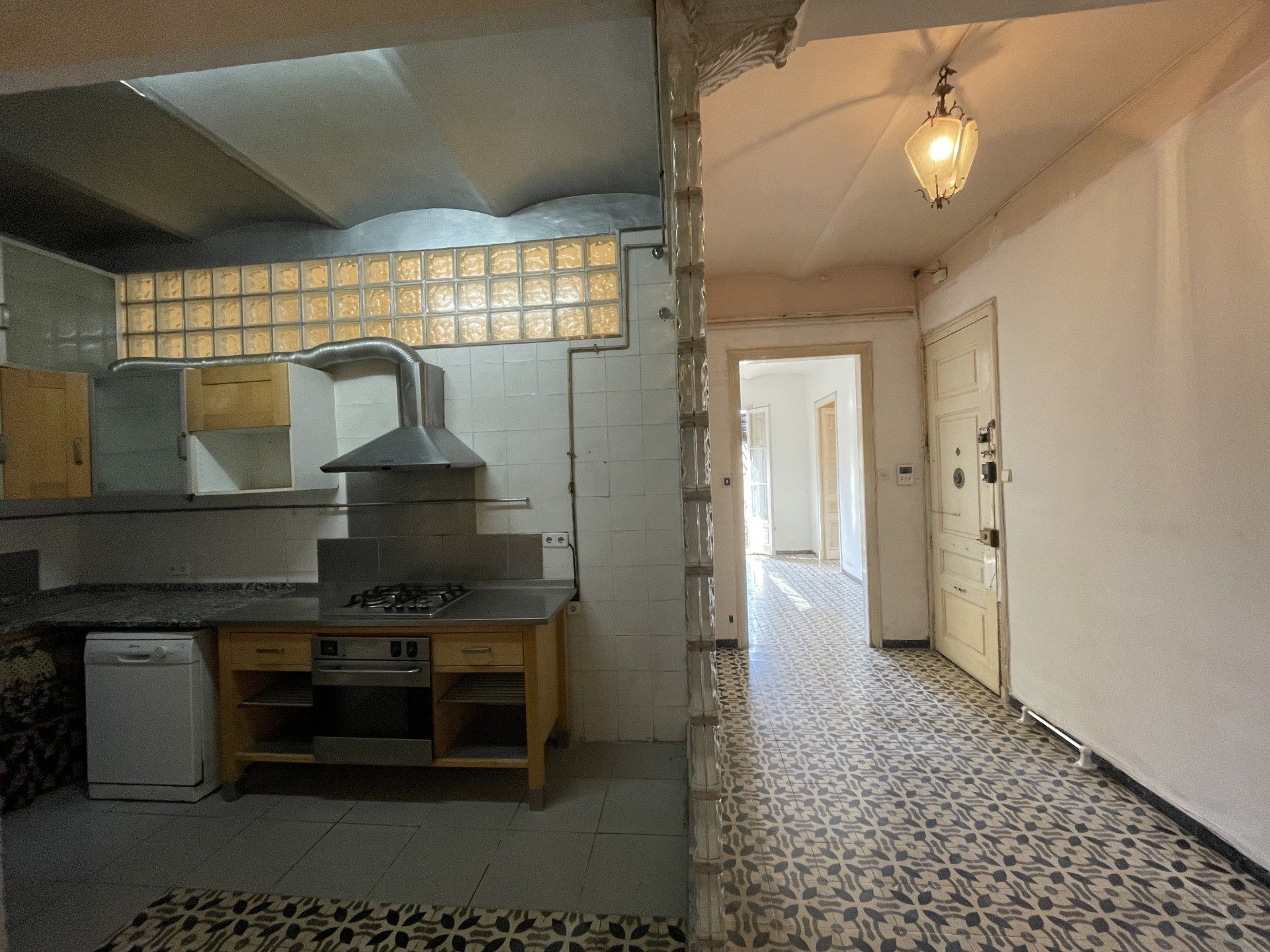 Cuina de Pis en venda en Girona Capital amb Terrassa i Balcó