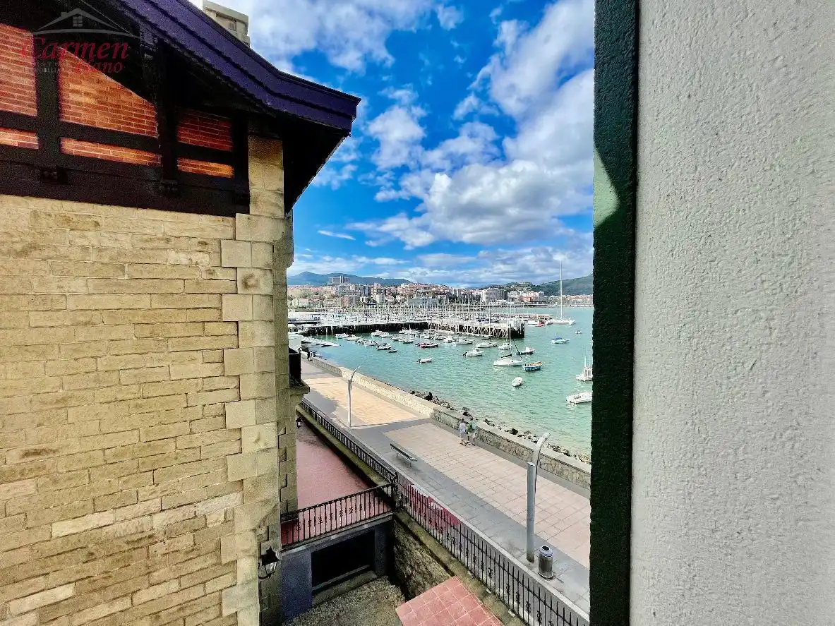 Vista exterior de Dúplex en venta en Getxo  con Calefacción, Terraza y Trastero
