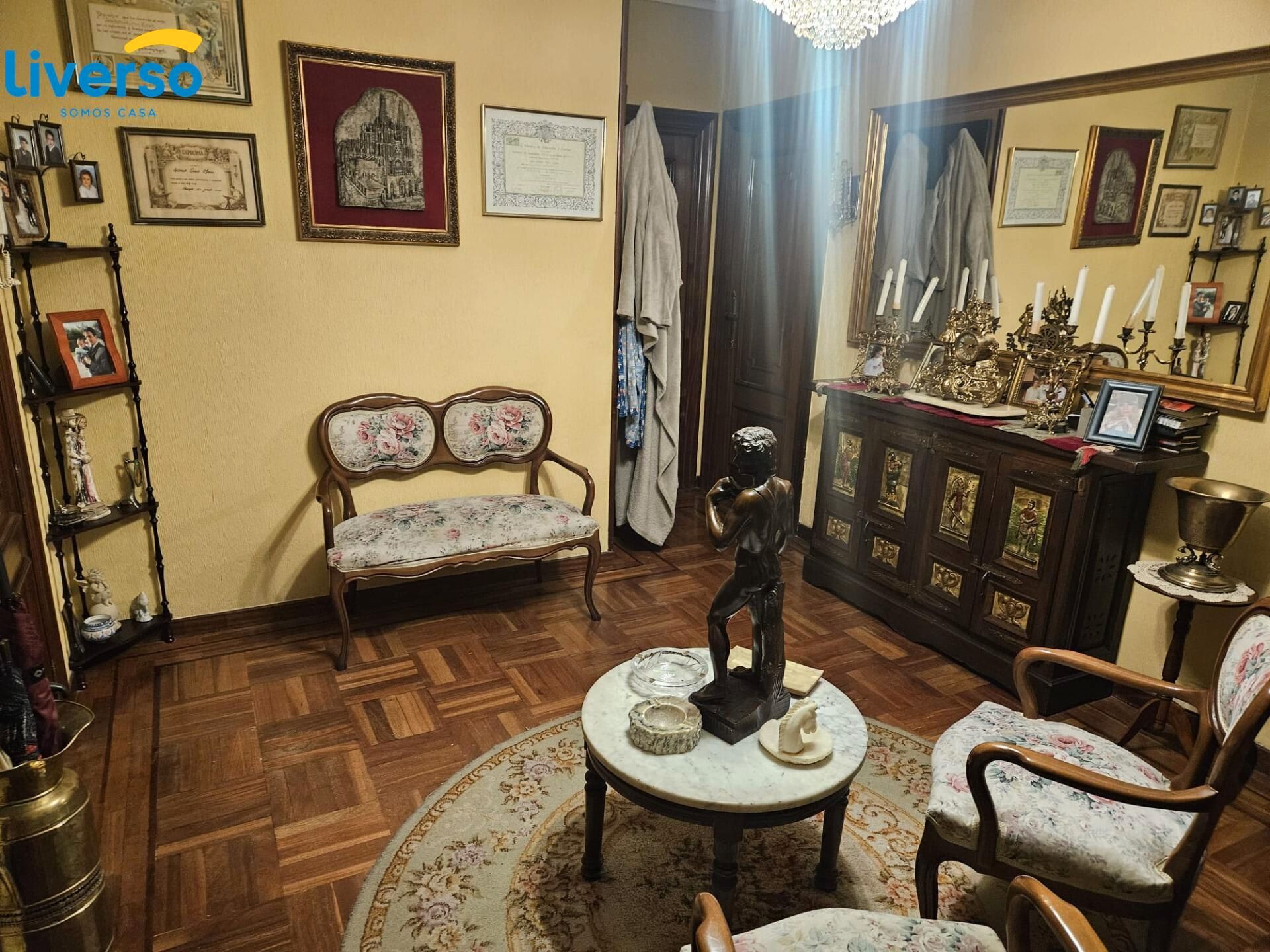 Living room of Flat for sale in Burgos Capital  with Heating, Parquet flooring and Terrace