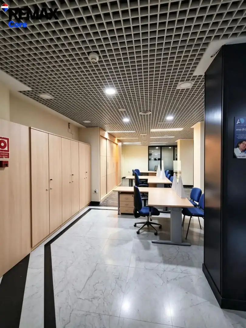 Office space with lift for sale in Casco Antiguo, imagen 28