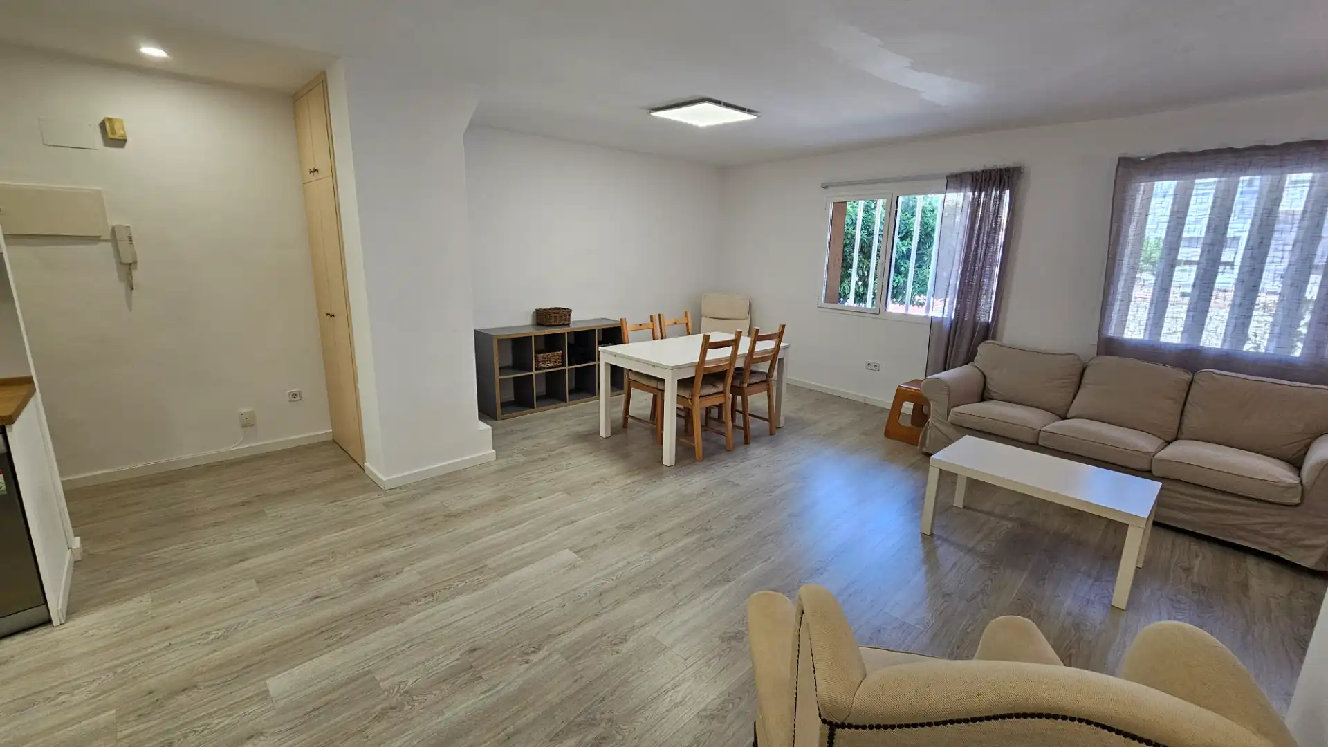 Wohnung zur Miete in Via Augusta, Llevant